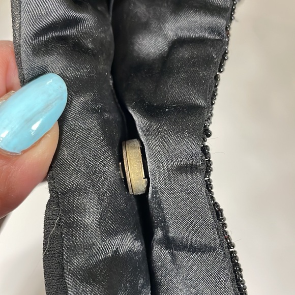 Beaded purse. New condition . Beautiful colors . 10 width / 6 length / 12 strap - Picture 4 of 6